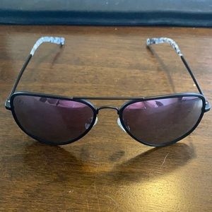 Blenders Polarized Purple Aviators worn once